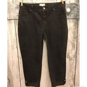 Fabulously Slimming Chico’s Black Capris